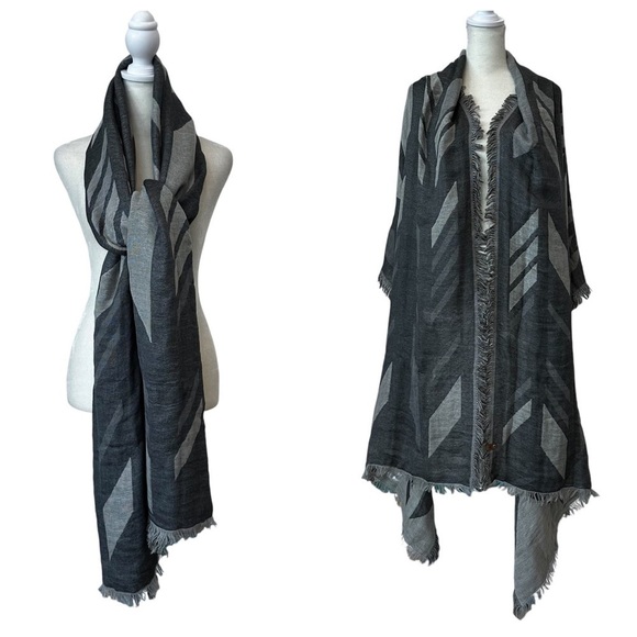 MACKAGE Geometric Pattern Fringe Edged Scarf Shawl Wrap in Gray One Size - Picture 1 of 8